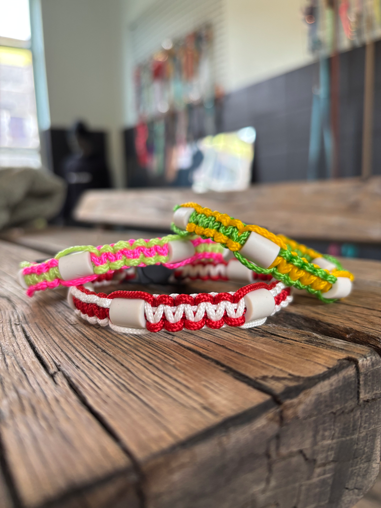 EM halsband paracord kat